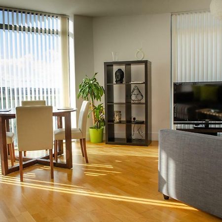 Serviced Apartment In Liverpool City Centre - Free Parking - Balcony - By Happy Days מראה חיצוני תמונה