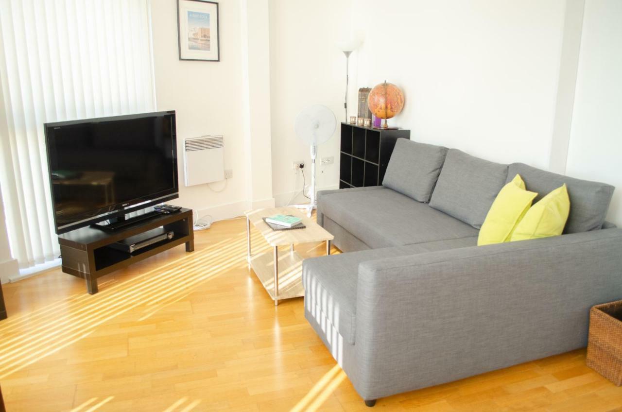 Serviced Apartment In Liverpool City Centre - Free Parking - Balcony - By Happy Days מראה חיצוני תמונה